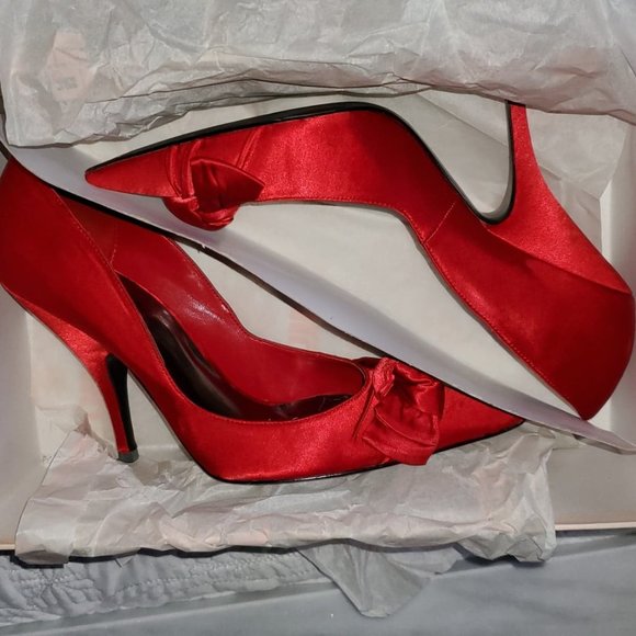 JLo Red Satin Heels - Picture 2 of 10